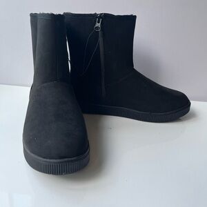 NEW Size 5 Girls Black Holland Boots with Zipper and Faux Fur interior